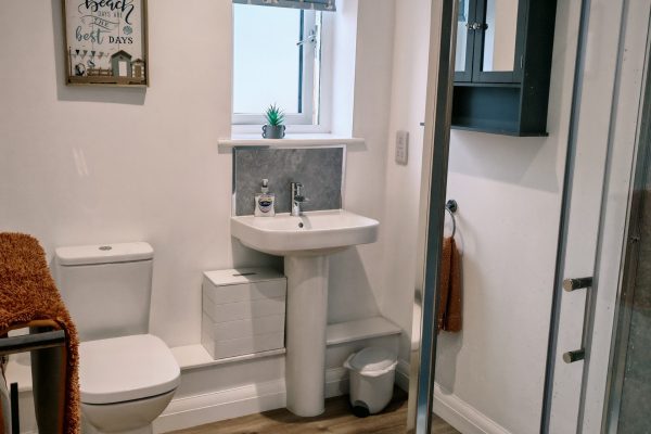Oyster Cottage Bathroom 2
